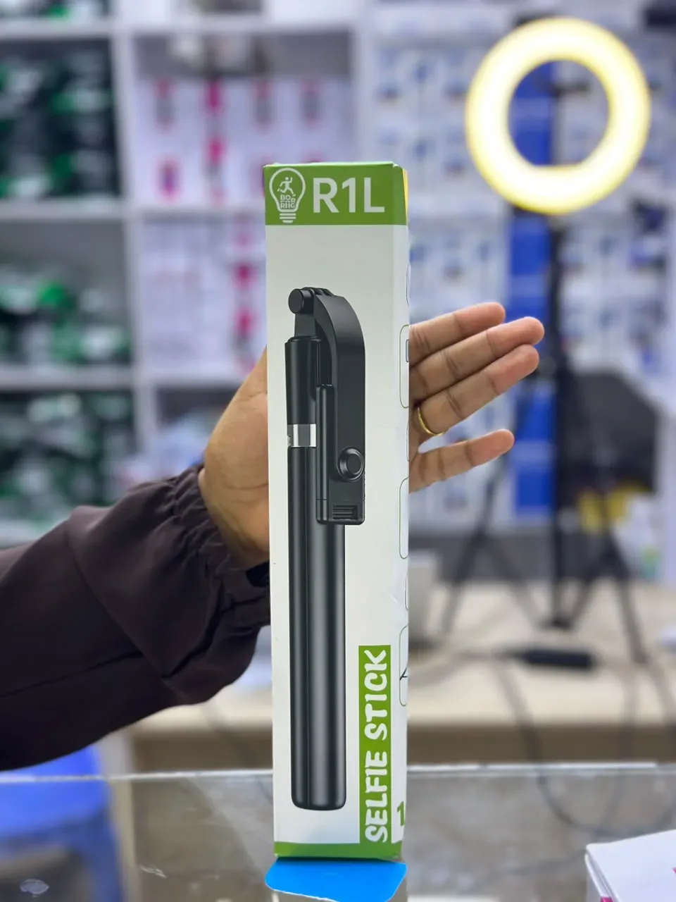 R7S-L Extendable Bluetooth Selfie Stick
