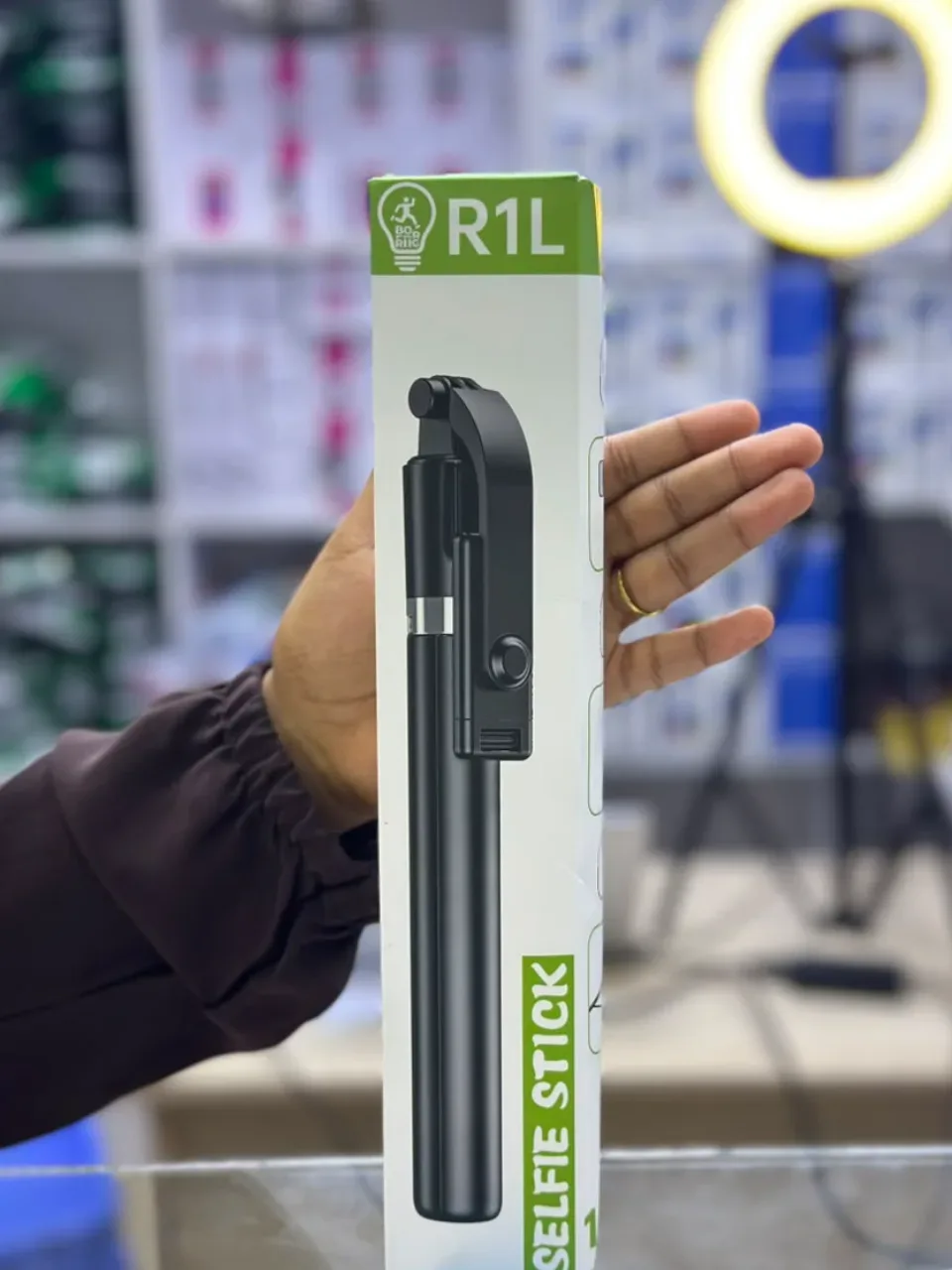 Borrig R1L Extendable Selfie Stick